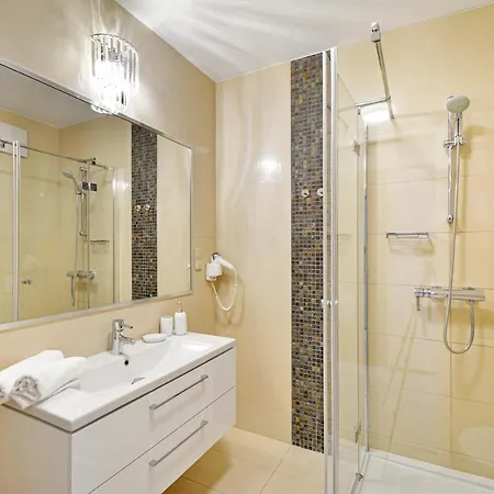 Platinum Prywatny Apartament W Hotelu Diva Kolobrzeg Exterior photo